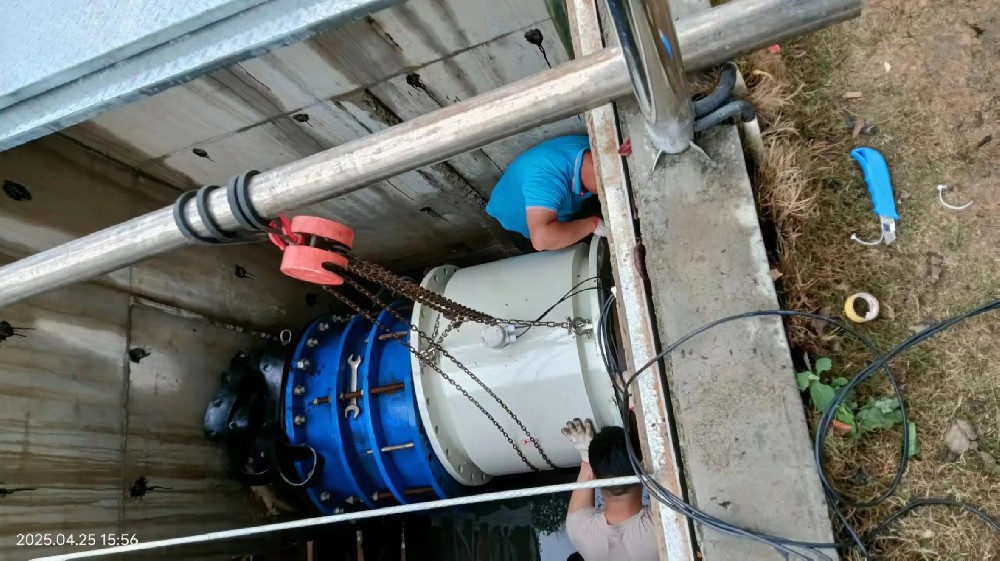 超大DN800流量計(jì)安裝現(xiàn)場(chǎng)！信任與質(zhì)量！